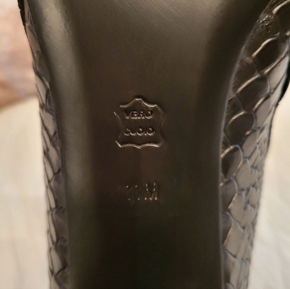 Donald J Pliner snake embossed bootie - Picture 11 of 12